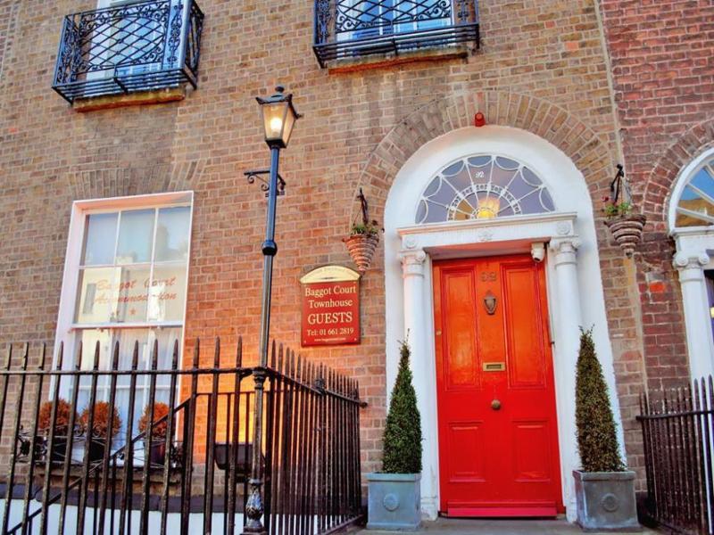 Baggot Court Townhouse Hotel ดับลิน ภายนอก รูปภาพ