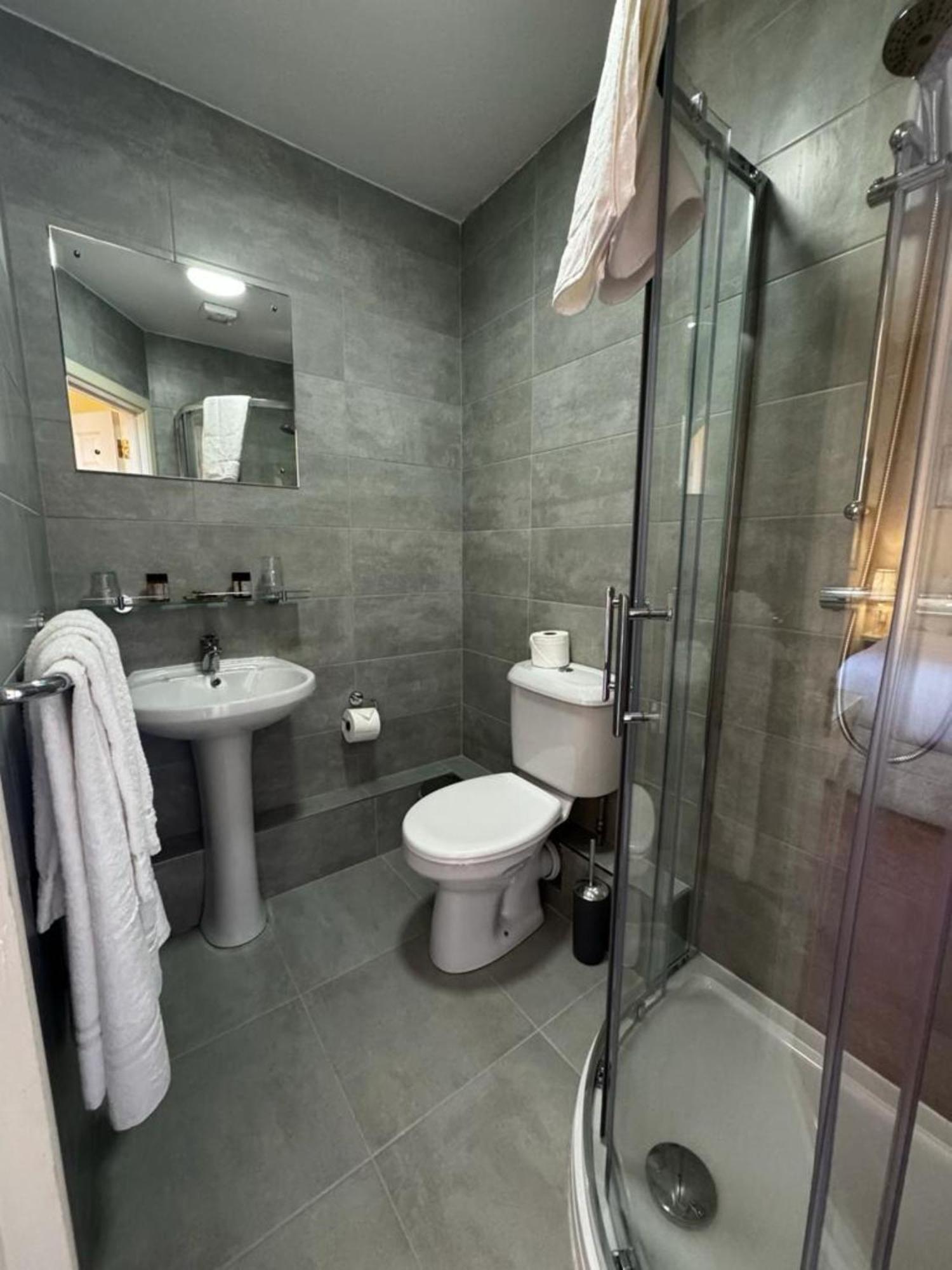 Baggot Court Townhouse Hotel ดับลิน ภายนอก รูปภาพ