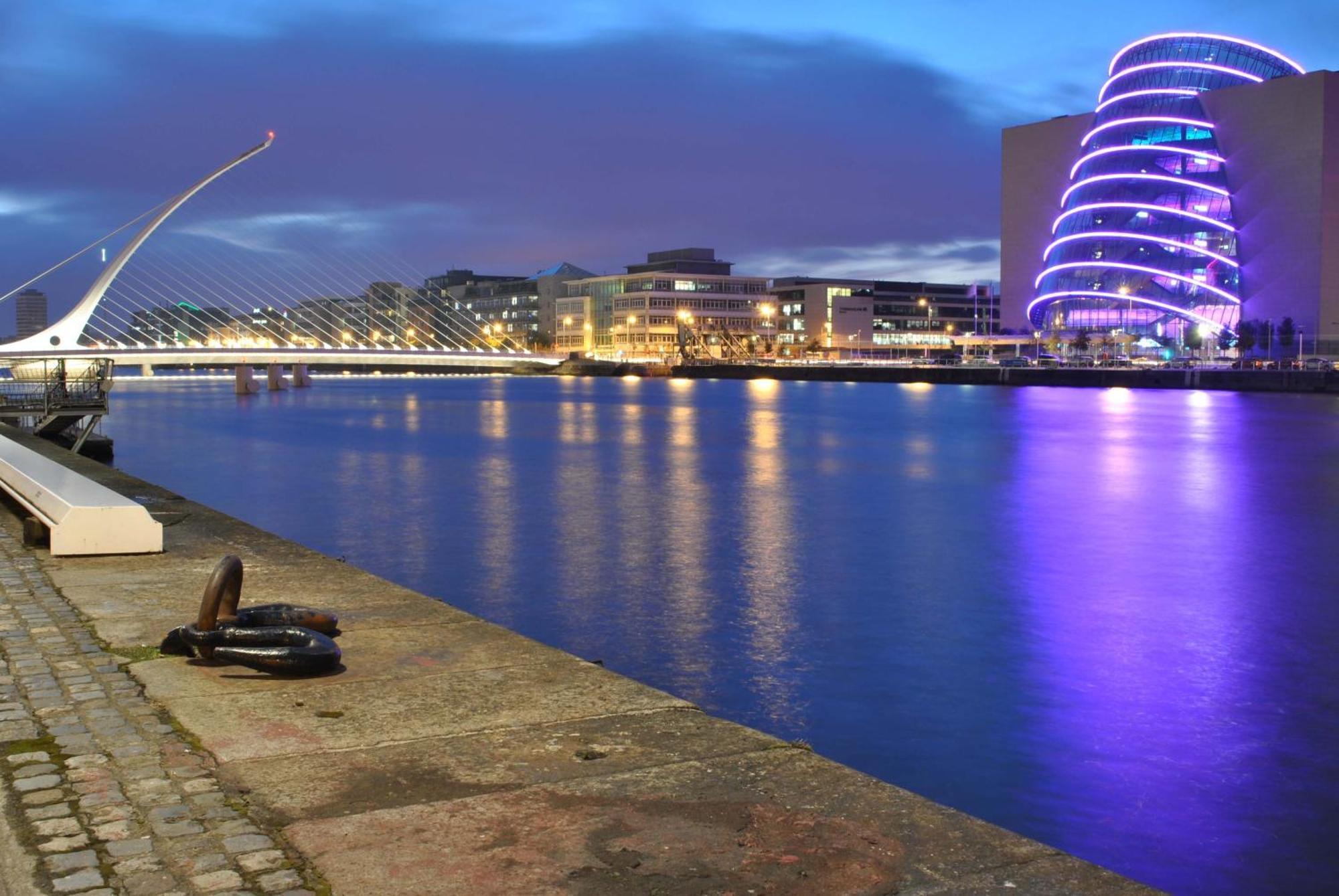 Baggot Court Townhouse Hotel ดับลิน ภายนอก รูปภาพ