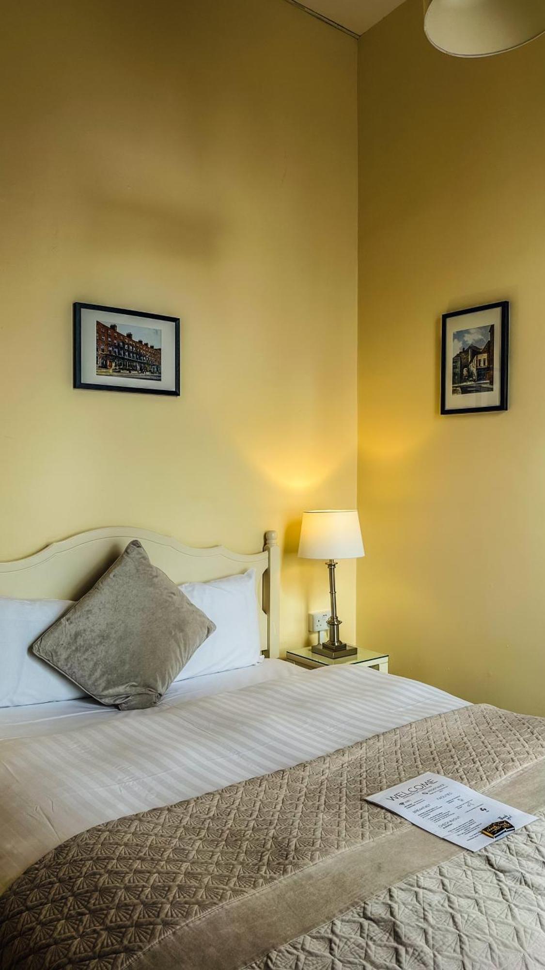 Baggot Court Townhouse Hotel ดับลิน ห้อง รูปภาพ