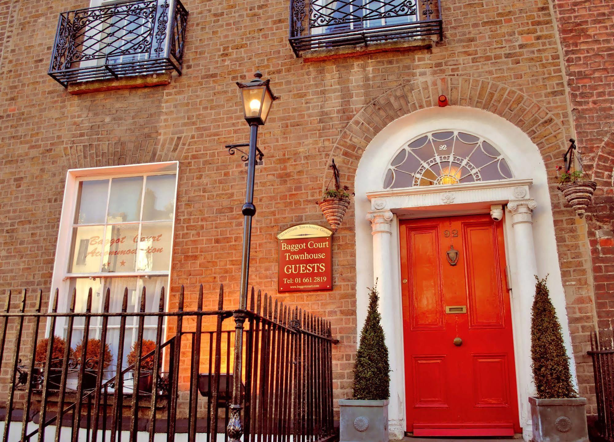 Baggot Court Townhouse Hotel ดับลิน ภายนอก รูปภาพ